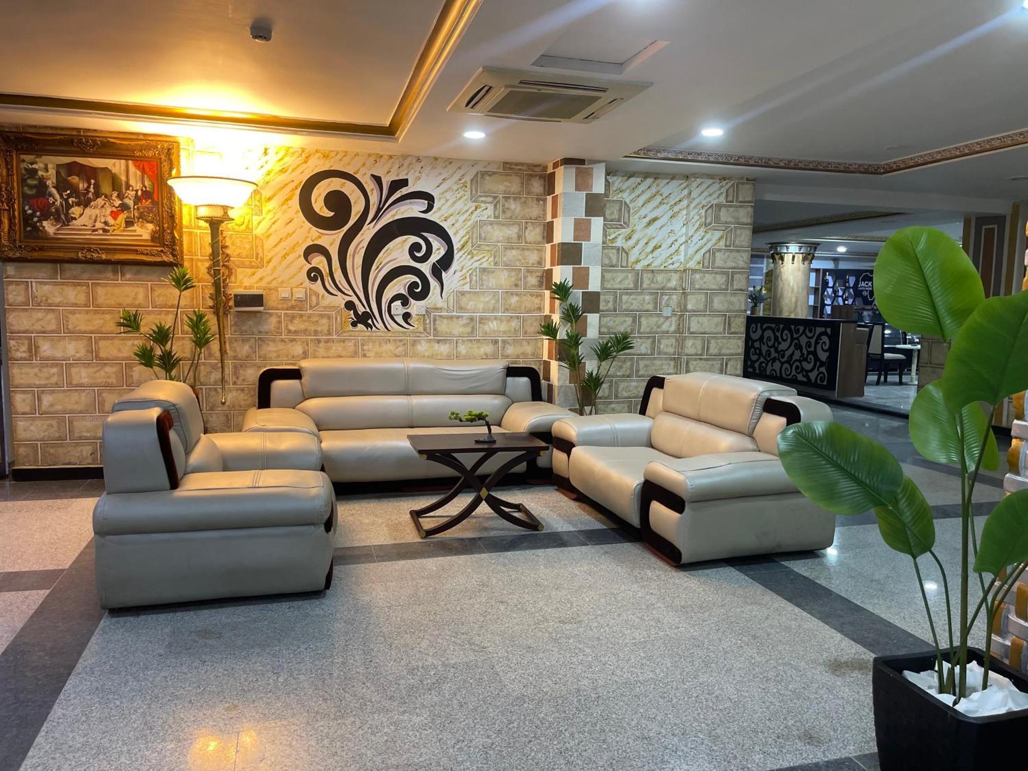 Aa Hotel And Suites Abuja Eksteriør bilde