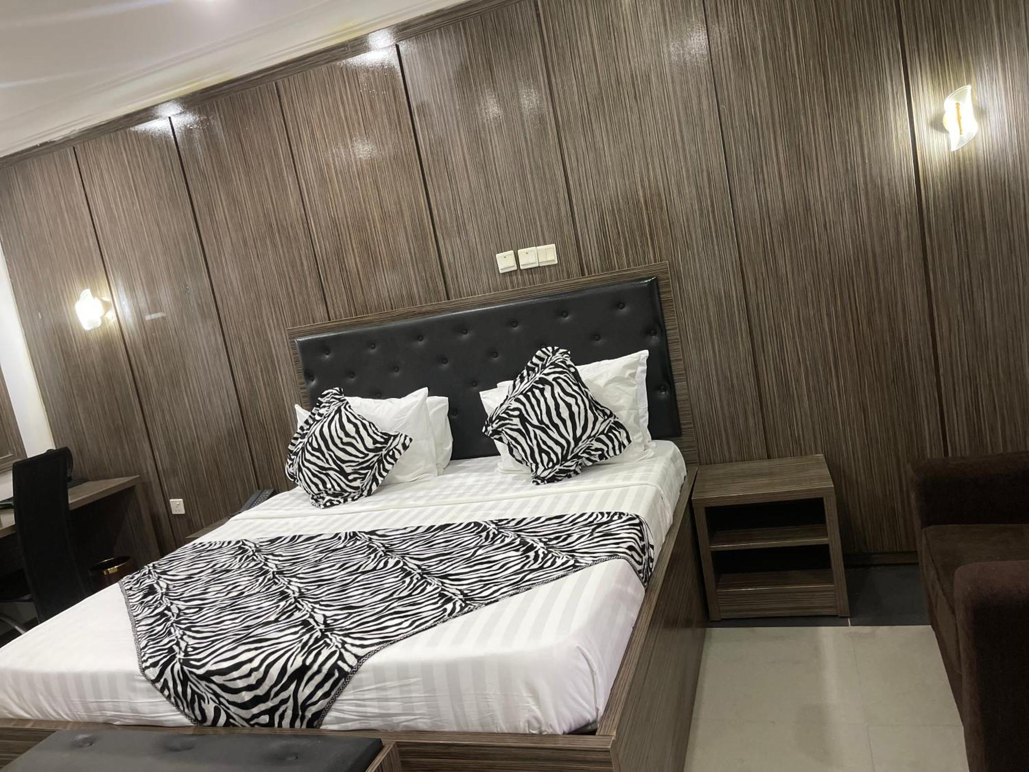 Aa Hotel And Suites Abuja Eksteriør bilde