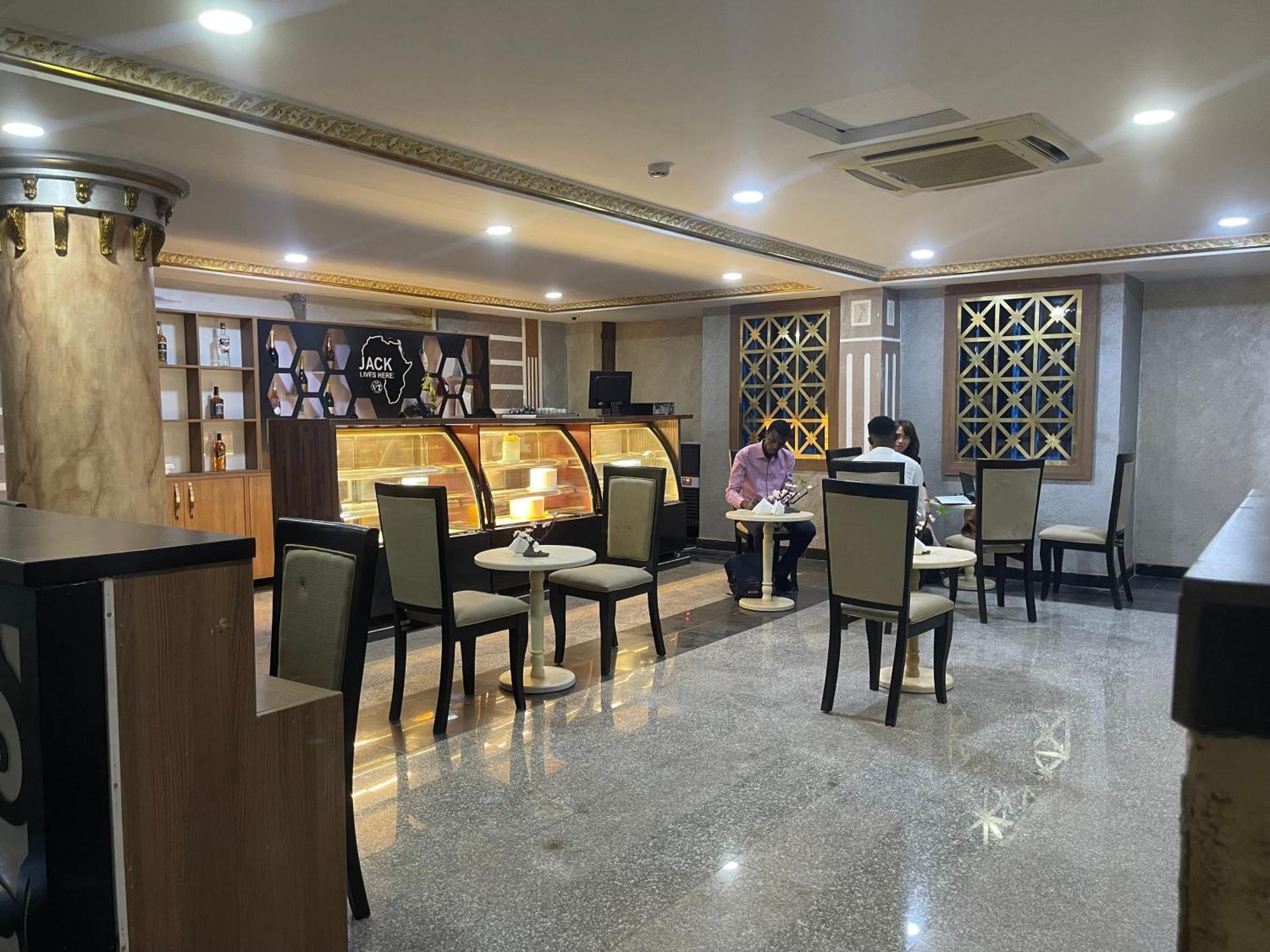Aa Hotel And Suites Abuja Eksteriør bilde