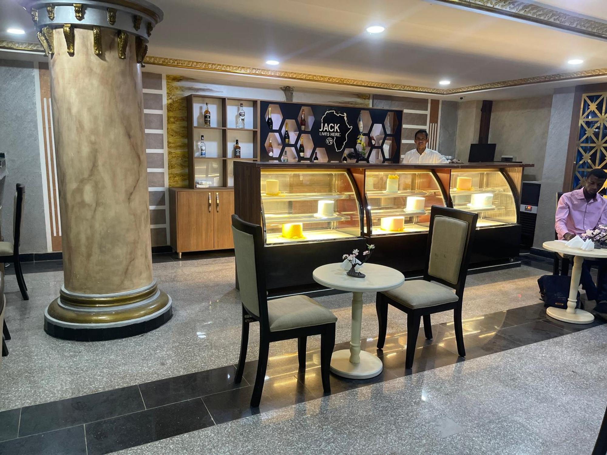Aa Hotel And Suites Abuja Eksteriør bilde