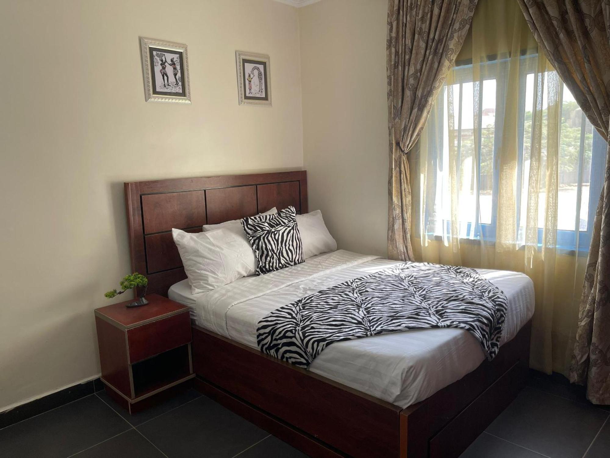 Aa Hotel And Suites Abuja Eksteriør bilde