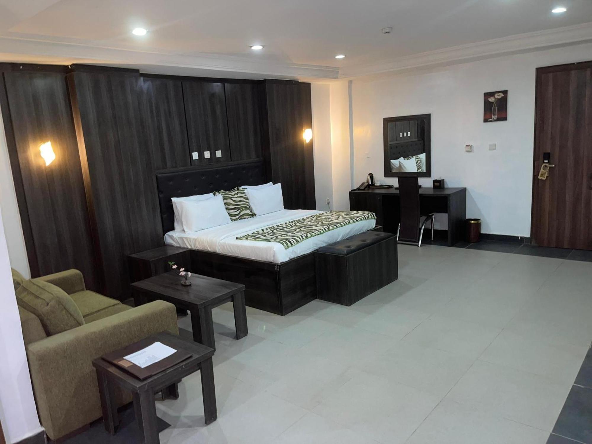 Aa Hotel And Suites Abuja Eksteriør bilde
